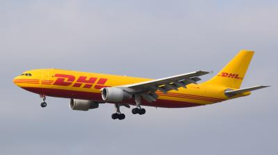 Image of aircraft registration D-AEAO - A A300-622R operated by EAT Leipzig