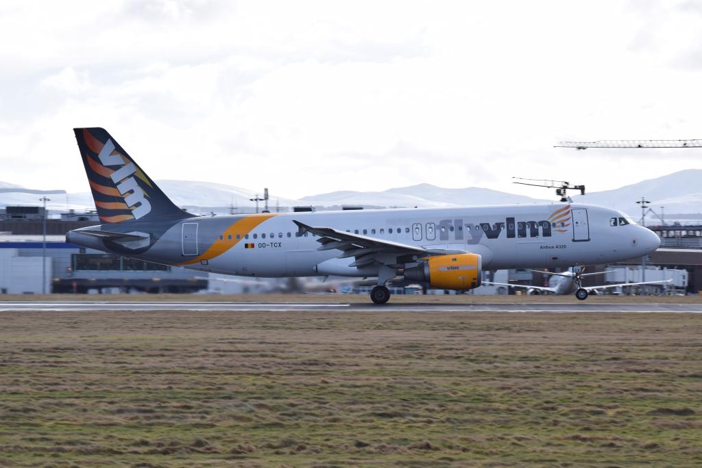 Photo of aircraft OO-TCX operated by VLM