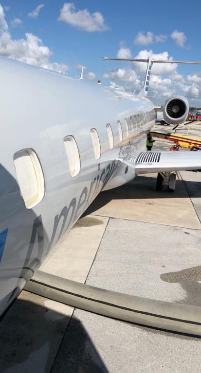 Photo of aircraft N698CB operated by American Eagle