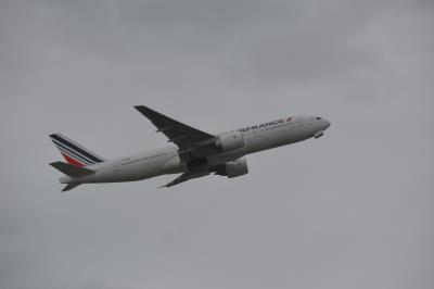 Image of aircraft registration F-GSPB - A 777-228(ER) operated by Air France