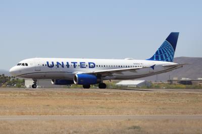 Photo of aircraft N441UA operated by United Airlines