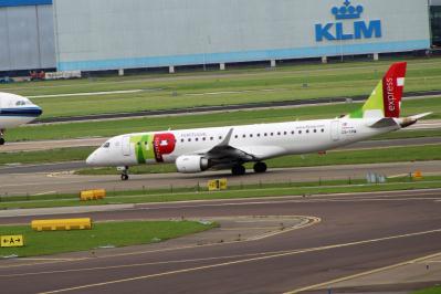Image of aircraft registration CS-TPW - A ERJ-190-LR (ERJ-190-100 LR) operated by TAP Express