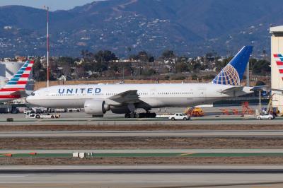 Photo of aircraft N78009 operated by United Airlines