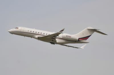 Photo of aircraft N111QS operated by NetJets