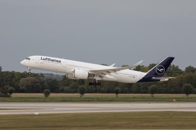 Photo of aircraft D-AIVB operated by Lufthansa