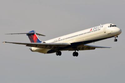 Photo of aircraft N990DL operated by Delta Air Lines
