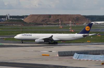 Photo of aircraft D-AIKF operated by Lufthansa