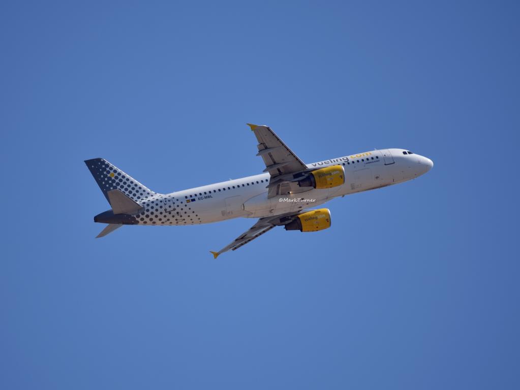 Photo of aircraft EC-MBL operated by Vueling