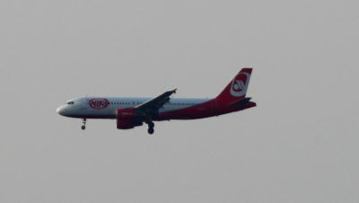 Photo of aircraft D-ABHH operated by Air Berlin