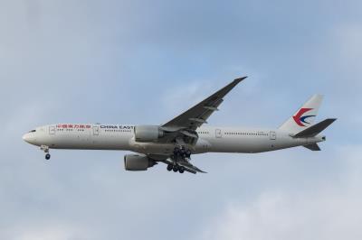 Photo of aircraft B-7881 operated by China Eastern Airlines