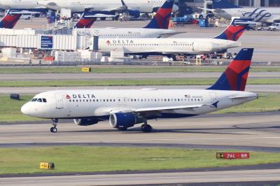 Photo of aircraft N320US operated by Delta Air Lines