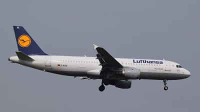 Image of aircraft registration D-AIQA - A A320-211 operated by Lufthansa