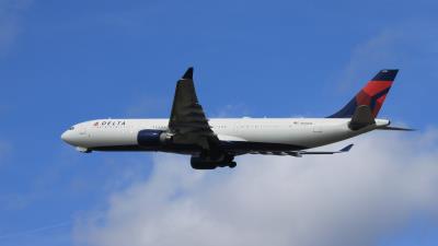 Photo of aircraft N818NW operated by Delta Air Lines