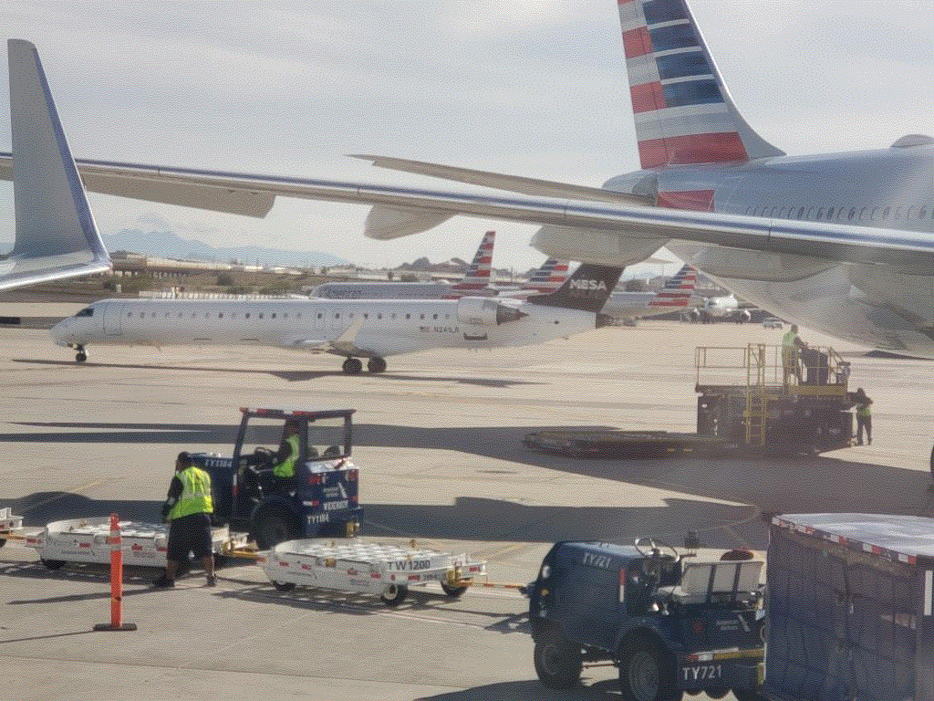 Photo of aircraft N241LR operated by Mesa Airlines