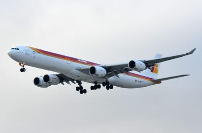 Photo of aircraft EC-IZX operated by Iberia