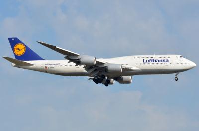 Image of aircraft registration D-ABYH - A 747-830 operated by Lufthansa