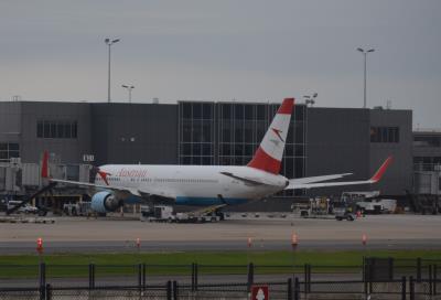 Photo of aircraft OE-LAX operated by Austrian Airlines