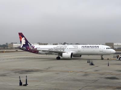 Photo of aircraft N212HA operated by Hawaiian Airlines