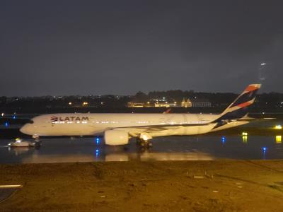 Photo of aircraft PR-XTI operated by LATAM Airlines Brasil