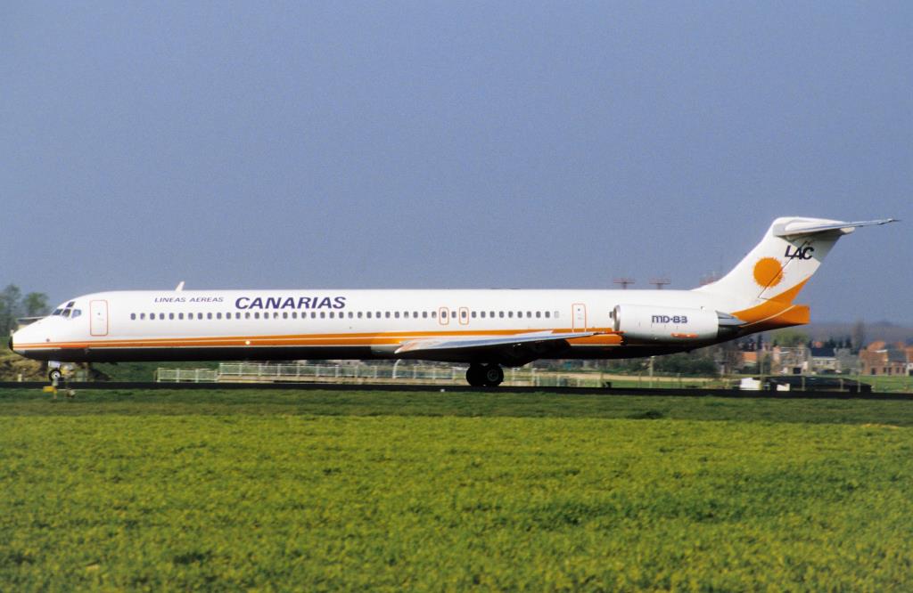 Photo of aircraft EC-EMG operated by Lineas Aereas Canarias