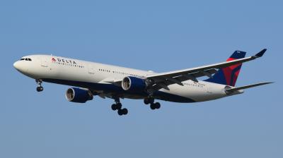 Photo of aircraft N810NW operated by Delta Air Lines