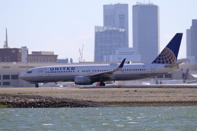 Photo of aircraft N34222 operated by United Airlines