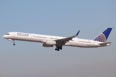 Photo of aircraft N57864 operated by United Airlines