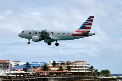 Photo of aircraft N716UW operated by American Airlines