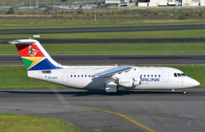 Photo of aircraft ZS-ASX operated by South African Airlink