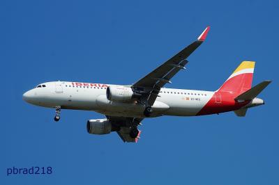 Image of aircraft registration EC-MCS - A A320-214(WL) operated by Iberia