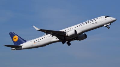 Image of aircraft registration D-AEBB - A ERJ-195-LR (ERJ-190-200 LR) operated by Lufthansa Cityline