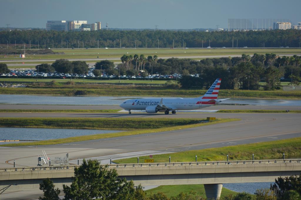 Photo of aircraft N310RF operated by American Airlines