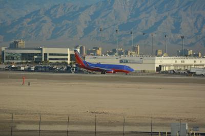 Photo of aircraft N212WN operated by Southwest Airlines