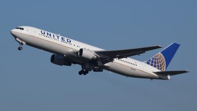 Image of aircraft registration N646UA - A 767-322(ER) operated by United Airlines