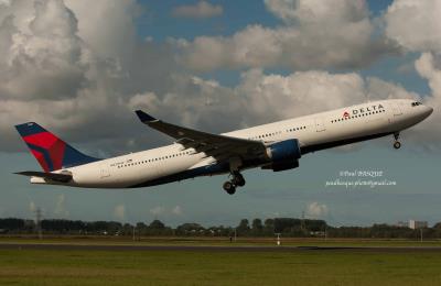 Image of aircraft registration N821NW - A A330-323 operated by Delta Air Lines