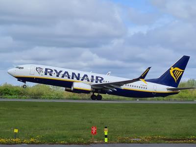 Photo of aircraft EI-EMR operated by Ryanair