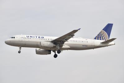 Photo of aircraft N479UA operated by United Airlines
