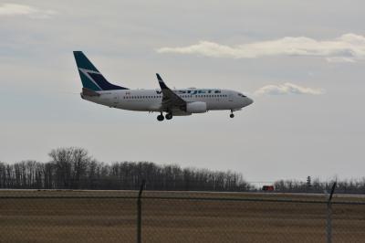 Photo of aircraft C-FWCN operated by WestJet