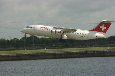 Image of aircraft registration HB-IXW - A RJ100 operated by Swiss