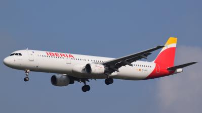 Image of aircraft registration EC-JGS - A A321-211 operated by Iberia
