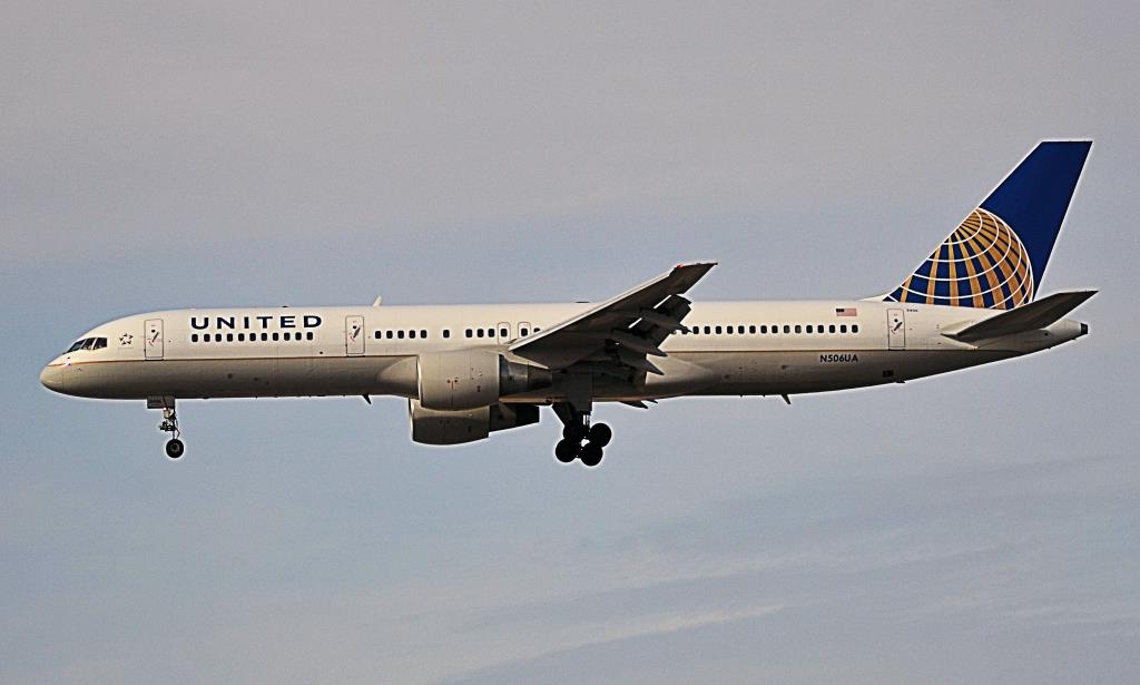 Photo of aircraft N506UA operated by United Airlines