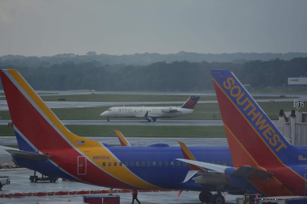 Photo of aircraft N8694A operated by Endeavor Air