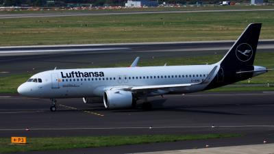 Photo of aircraft D-AINL operated by Lufthansa
