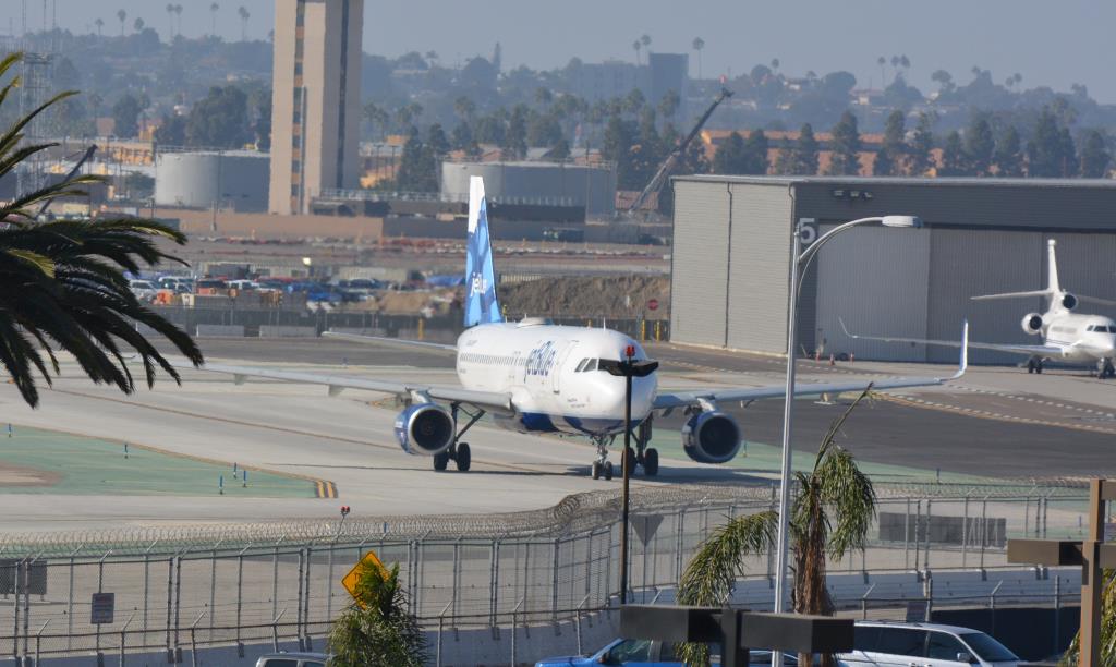 Photo of aircraft N834JB operated by JetBlue Airways