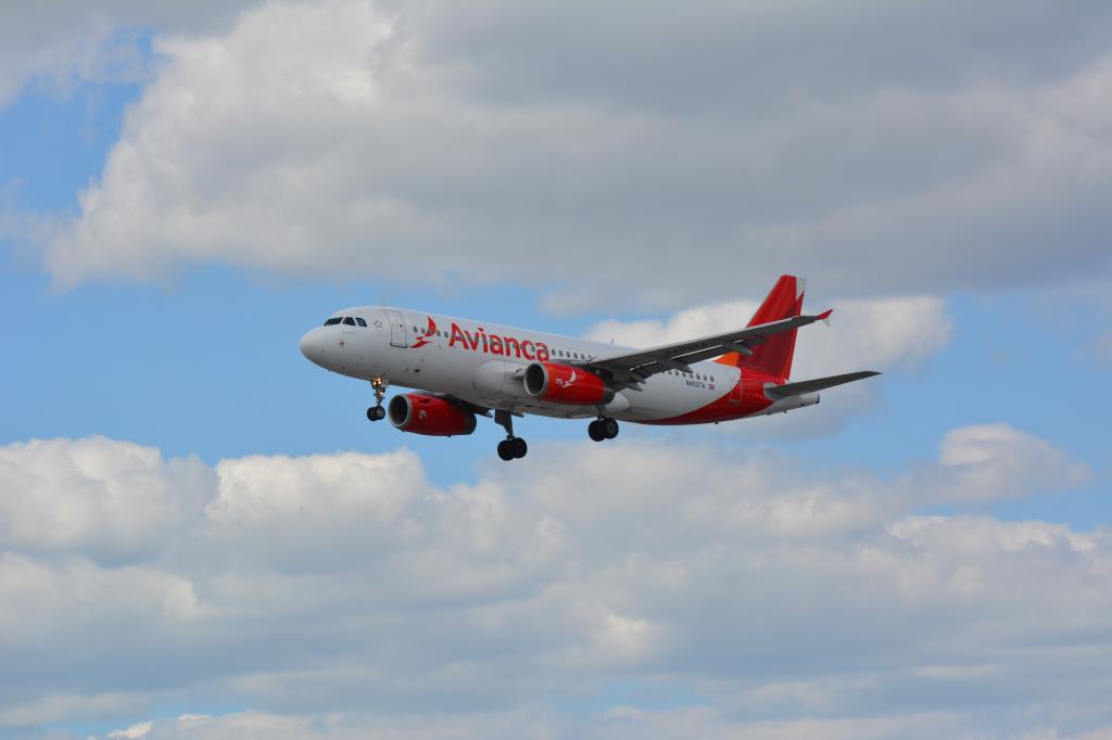 Photo of aircraft N493TA operated by Avianca Costa Rica