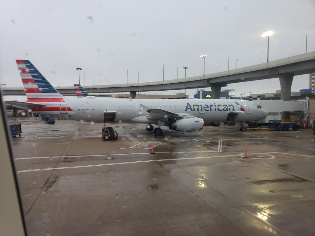 Photo of aircraft N535UW operated by American Airlines