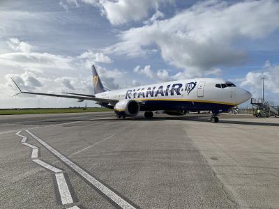 Photo of aircraft EI-HMX operated by Ryanair