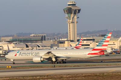 Image of aircraft registration N734AR - A 777-323(ER) operated by American Airlines