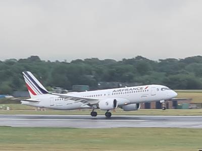 Photo of aircraft F-HZUD operated by Air France