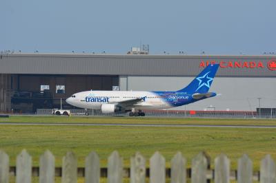 Photo of aircraft C-GLAT operated by Air Transat
